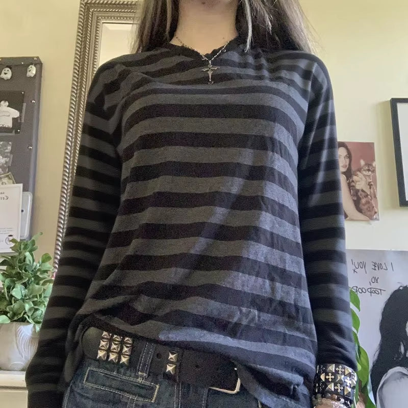 Y2K Grunge T-Shirts Women Fairy Gothic Crop Tops Teen Girl Vintage Long Sleeve Aesthetic Tees 90S Emo Harajuku Halloween Clothes